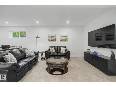 14711 88 AV NW photo 33