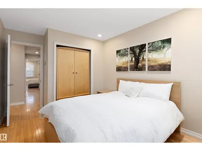 9654 100 ST NW photo 23