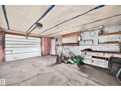 7307 76 ST NW photo 29