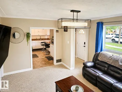 12130 124 ST NW photo 4