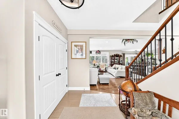 45 LACOMBE DR photo 3