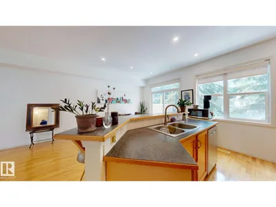 9846 112 ST NW photo 16