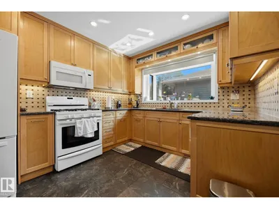 9503 54 ST NW photo 27