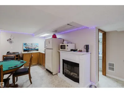 15256 122 ST NW photo 35