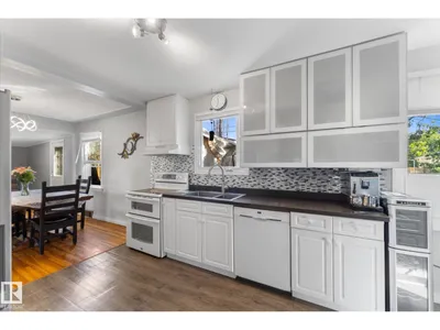 6054 107A ST NW photo 11