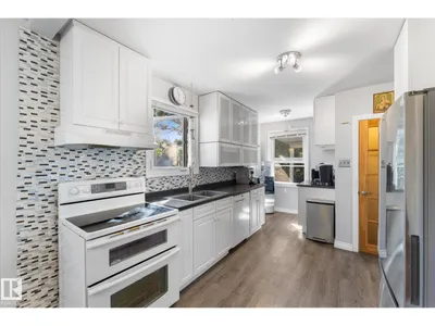 6054 107A ST NW photo 12