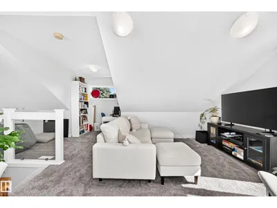 7513 89 ST NW photo 14