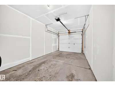 7513 89 ST NW photo 23