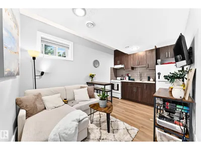 7513 89 ST NW photo 41