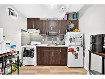 7513 89 ST NW photo 58
