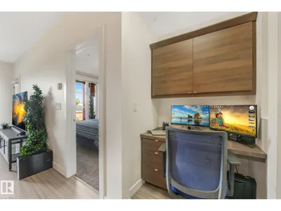 #207 2590 ANDERSON WY SW photo 9