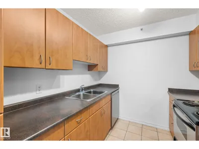 #905 10303 105 ST NW NW photo 19