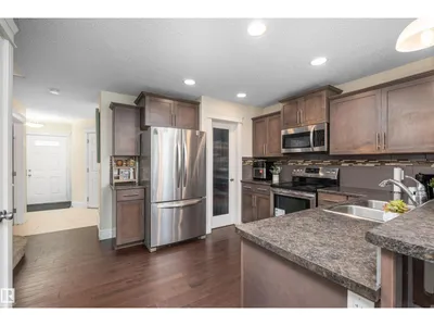 612 175A ST SW photo 5