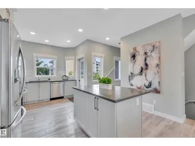 #4 150 EVERITT DR photo 18