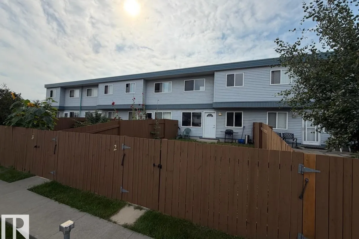 #2 18315 89 AV NW exterior