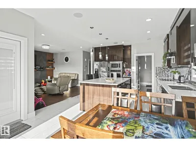 4119 7 AV SW photo 18