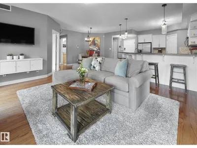 #209 9811 96A ST NW photo 16
