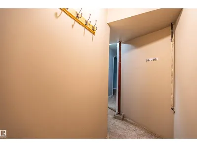 5207 103 AV NW photo 34