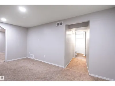 5207 103 AV NW photo 52