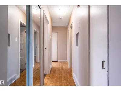 5207 103 AV NW photo 22