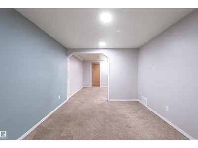 5207 103 AV NW photo 51