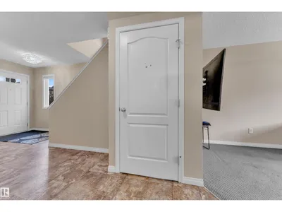 3113 16A AV NW photo 8