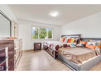 20324 48 AV NW NW photo 34