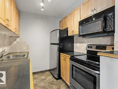 #303 10045 117 ST NW photo 15