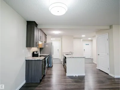 5407 14 AV SW photo 18