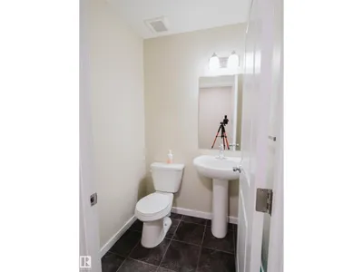 5407 14 AV SW photo 21