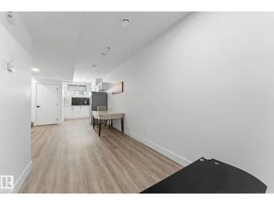 3606 42 AV photo 40