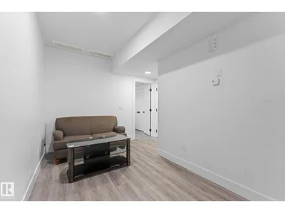 3606 42 AV photo 39