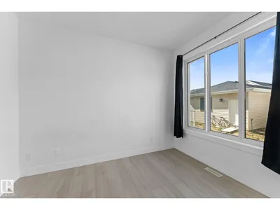 3606 42 AV photo 19