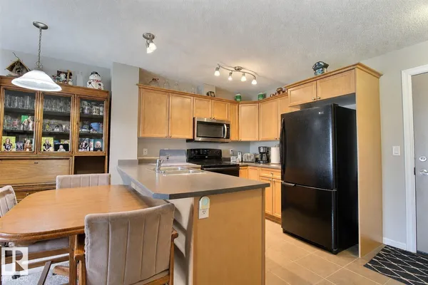 #417 4403 23 ST NW photo 3