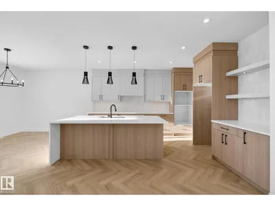 6424 29 AV SW photo 12