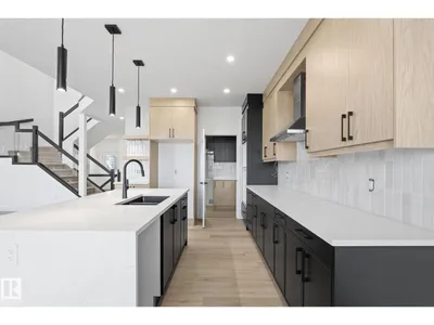 6424 29 AV SW photo 14