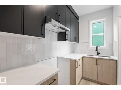 6424 29 AV SW photo 15