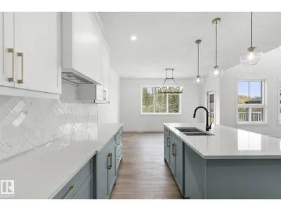 6424 29 AV SW photo 18