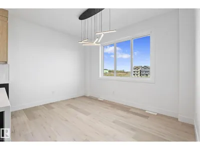 6424 29 AV SW photo 19
