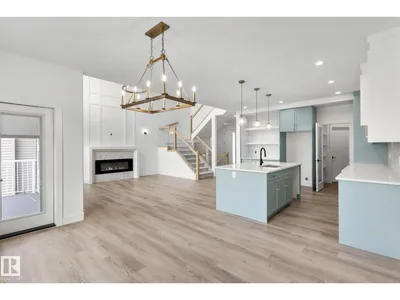 6424 29 AV SW photo 21