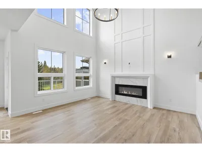 6424 29 AV SW photo 23