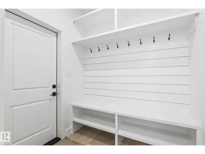 6424 29 AV SW photo 6