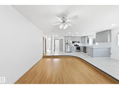 3015 37 ST NW photo 19