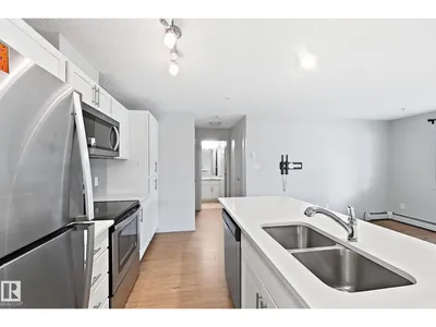 #112 5404 7 AV SW photo 14