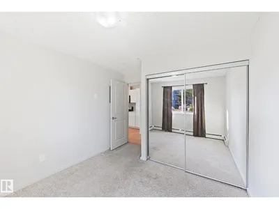 #112 5404 7 AV SW photo 28