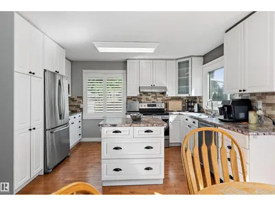 3839 117 ST NW photo 12