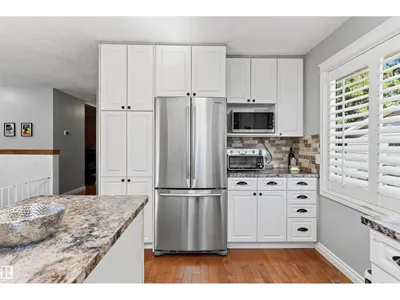 3839 117 ST NW photo 14