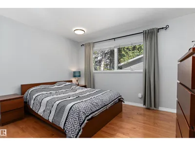 3839 117 ST NW photo 17
