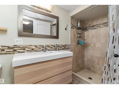 3839 117 ST NW photo 31