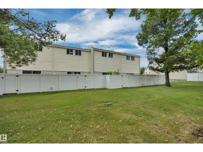14644 52 ST NW photo 48